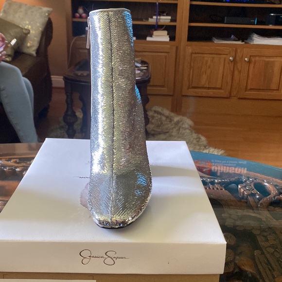 Kendall and Kylie silver sequined shiny boot💃 - Picture 3 of 6